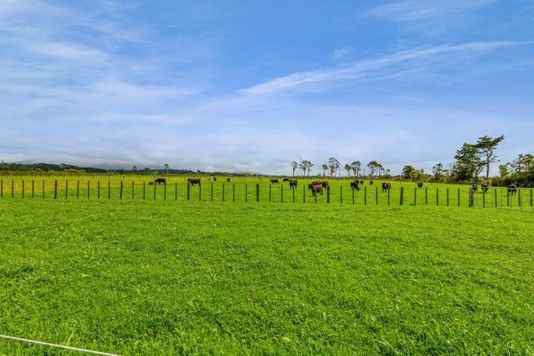 Photo of property in 550 Mountain Road, Lepperton, New Plymouth, 4373