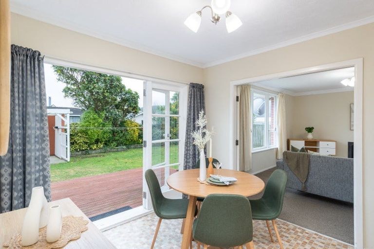 Photo of property in 15 Charles Street, Clouston Park, Upper Hutt, 5018