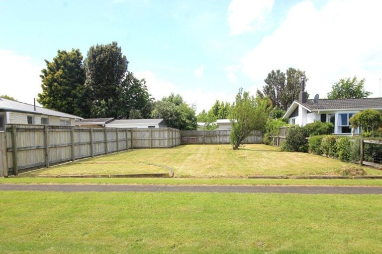 Photo of property in 17 Bowen Street, Woodville, 4920