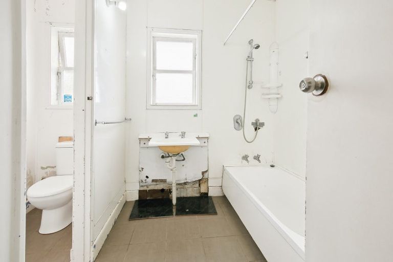 Photo of property in 10 Ribble Street, Island Bay, Wellington, 6023