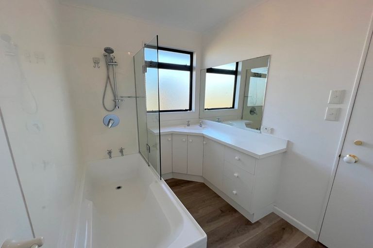 Photo of property in 12a Pekanga Road, Normandale, Lower Hutt, 5010