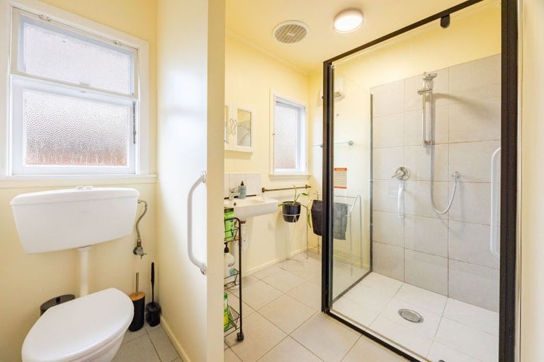 Photo of property in 11 Holden Avenue, Haumoana, 4102