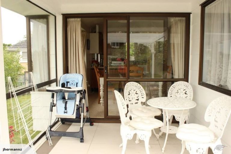 Photo of property in 39 Uxbridge Road, Mellons Bay, Auckland, 2014