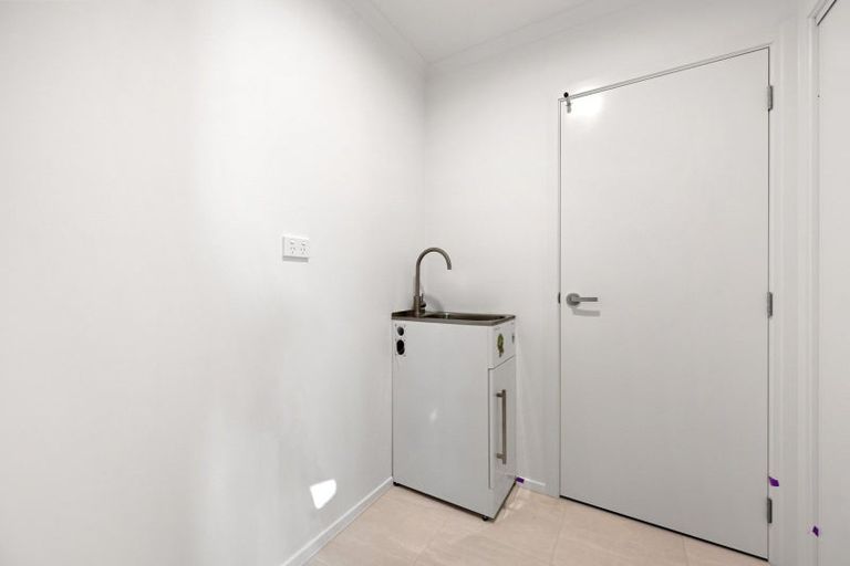 Photo of property in 56 Waruhia Crescent, Rototuna North, 3281