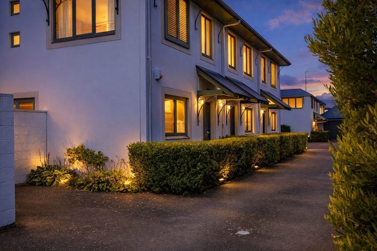 Photo of property in 2/36 Champion Street, Edgeware, Christchurch, 8013