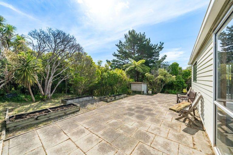 Photo of property in 22 Whitechapel Grove, Stokes Valley, Lower Hutt, 5019