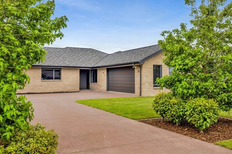 Photo of property in 12 Mercade Close, Stratford, 4332