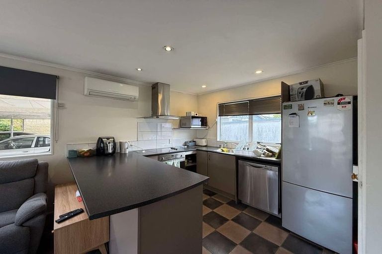 Photo of property in 2/8 Wilford Street, Wallaceville, Upper Hutt, 5018