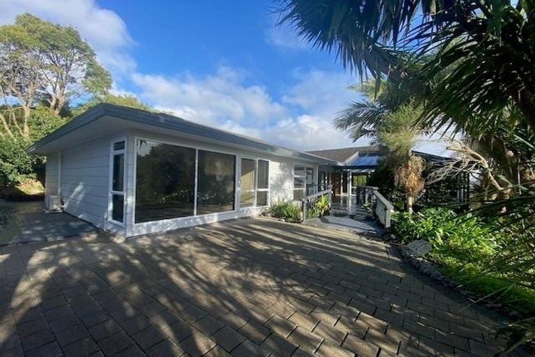 Photo of property in 87 Point View Drive, East Tamaki Heights, Auckland, 2016