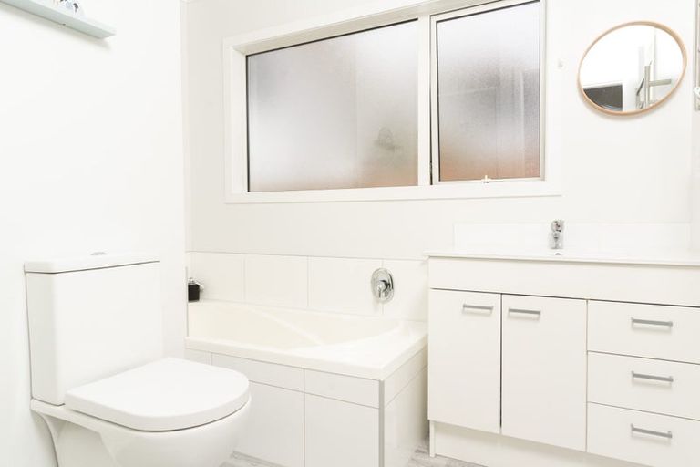 Photo of property in 17a The Drive, Tawa, Wellington, 5028