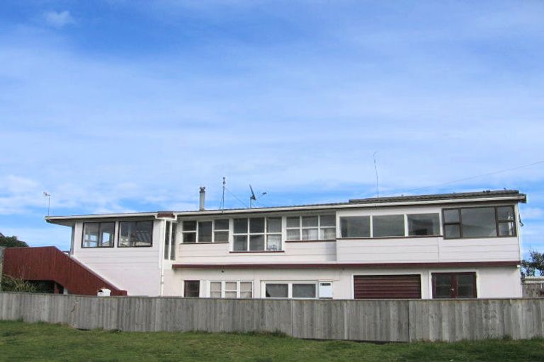 Photo of property in 32 Nelson Street, Foxton Beach, Foxton, 4815