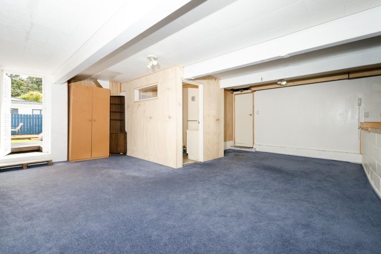 Photo of property in 38 Woodside Road, Massey, Auckland, 0614