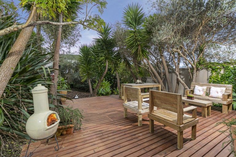 Photo of property in 17 West Hoe Heights, Orewa, 0931