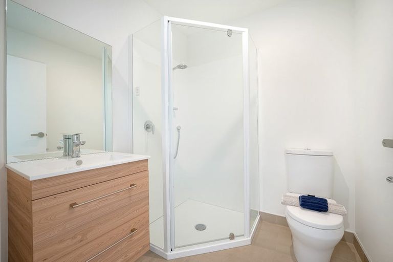 Photo of property in 10/12 Tawa Road, Te Atatu Peninsula, Auckland, 0610