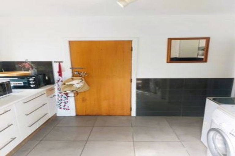 Photo of property in 4/162 Onewa Road, Northcote, Auckland, 0627