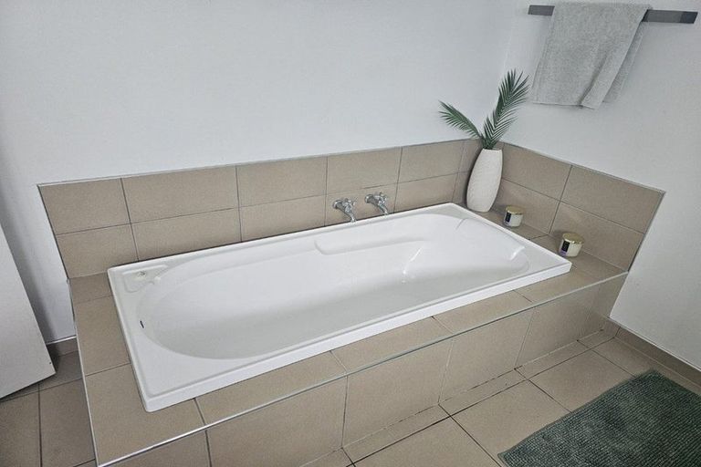 Photo of property in 1b Cassino Crescent, Onekawa, Napier, 4110