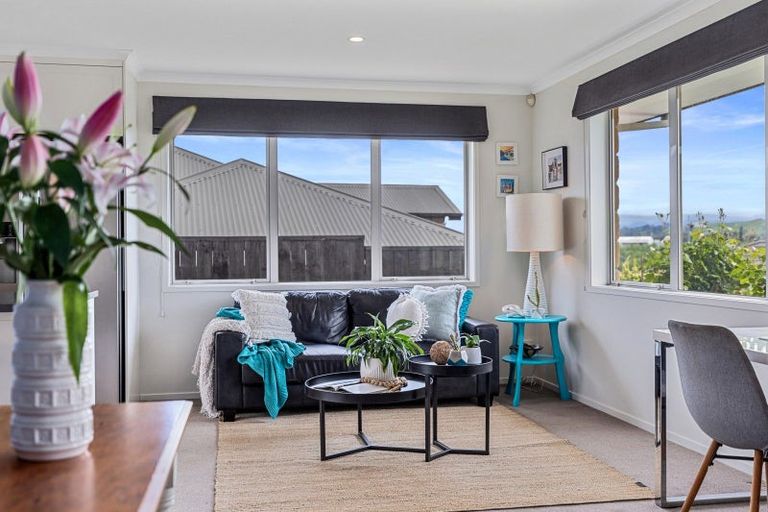 Photo of property in 10 Carex Close, Pyes Pa, Tauranga, 3112