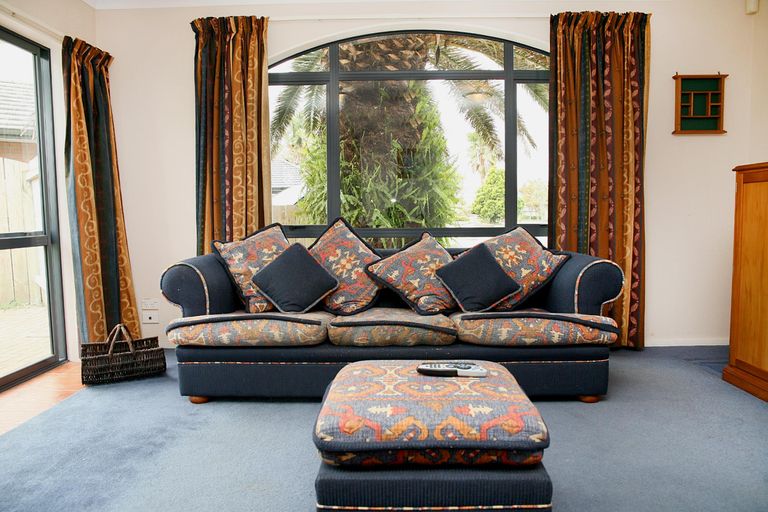 Photo of property in 25 Crannog Fen, Wattle Downs, Auckland, 2103