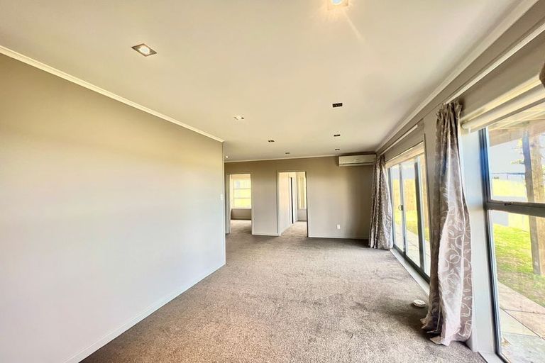 Photo of property in 73 Sylvan Avenue, Northcote, Auckland, 0627