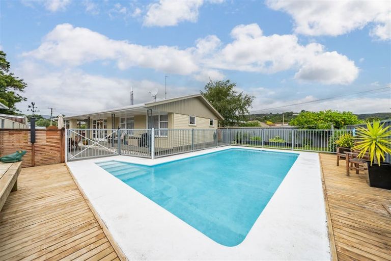 Photo of property in 53 Kashmir Avenue, Clouston Park, Upper Hutt, 5018