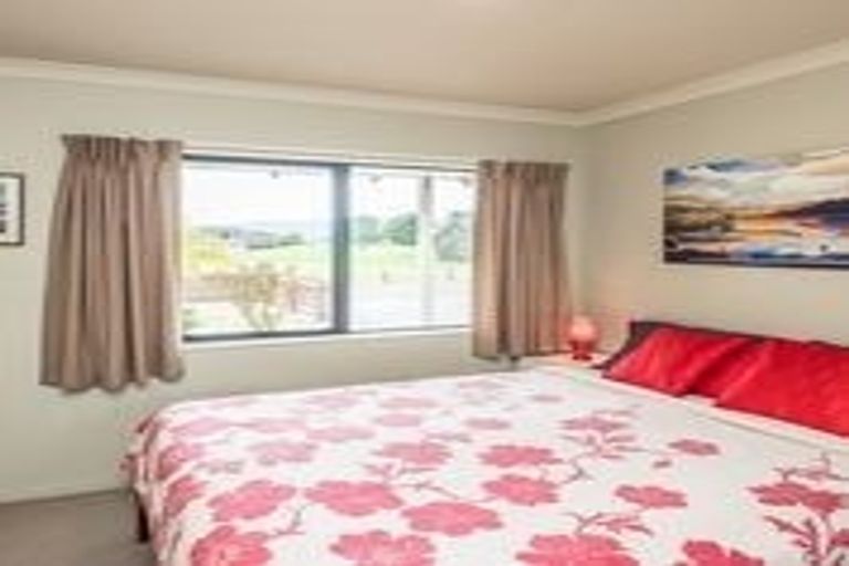 Photo of property in 5 Central Park, Paraparaumu Beach, Paraparaumu, 5032