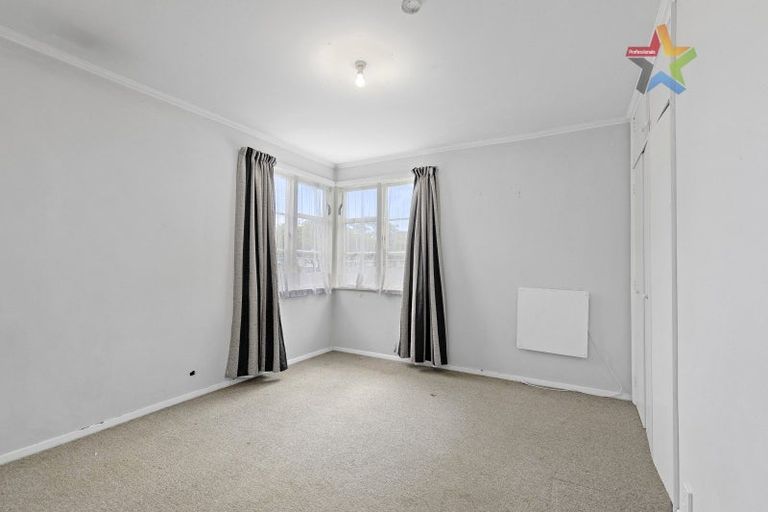 Photo of property in 10 Atiawa Crescent, Waiwhetu, Lower Hutt, 5010