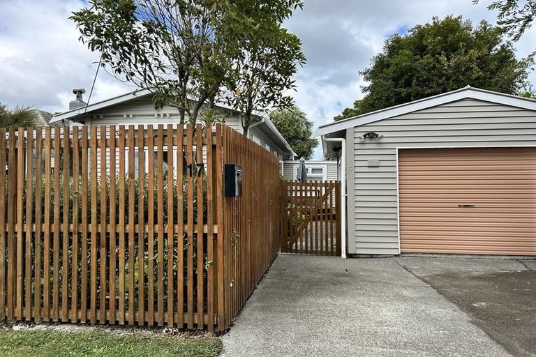 Photo of property in 17 Pirie Crescent, Moera, Lower Hutt, 5010