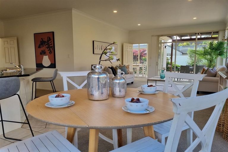 Photo of property in 5 Kentia Way, Somerville, Auckland, 2014