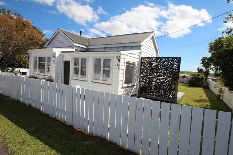 Photo of property in 3 Preston Street, Eltham, 4322