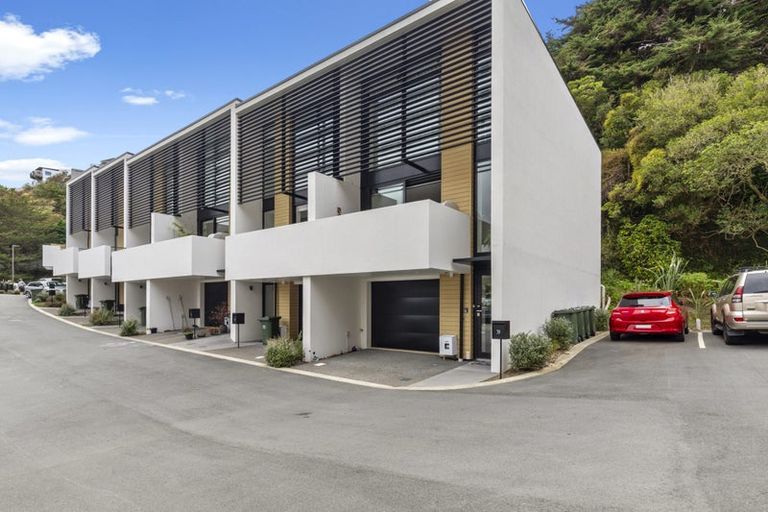 Photo of property in 39 Erica Pabst Way, Island Bay, Wellington, 6023