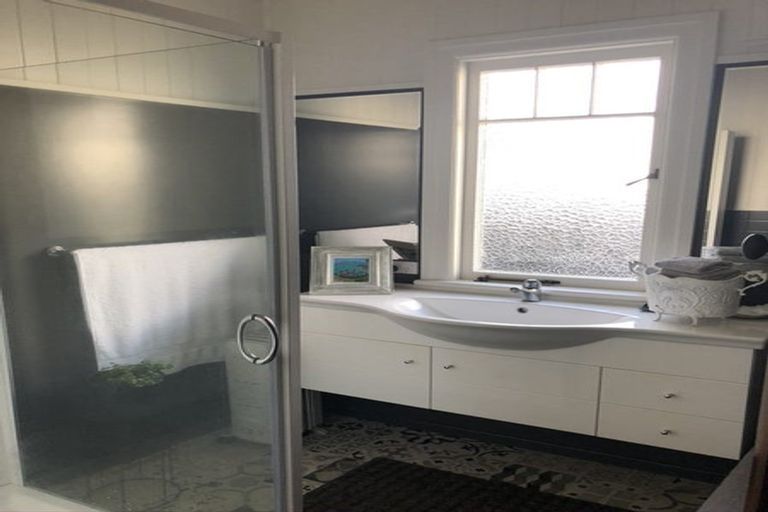 Photo of property in 16 Edgecumbe Road, Tauranga, 3110