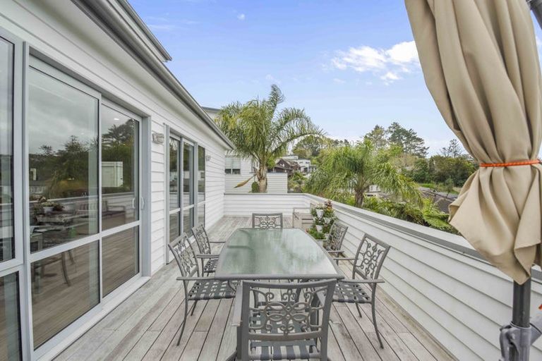 Photo of property in 114 Fairview Avenue, Fairview Heights, Auckland, 0632
