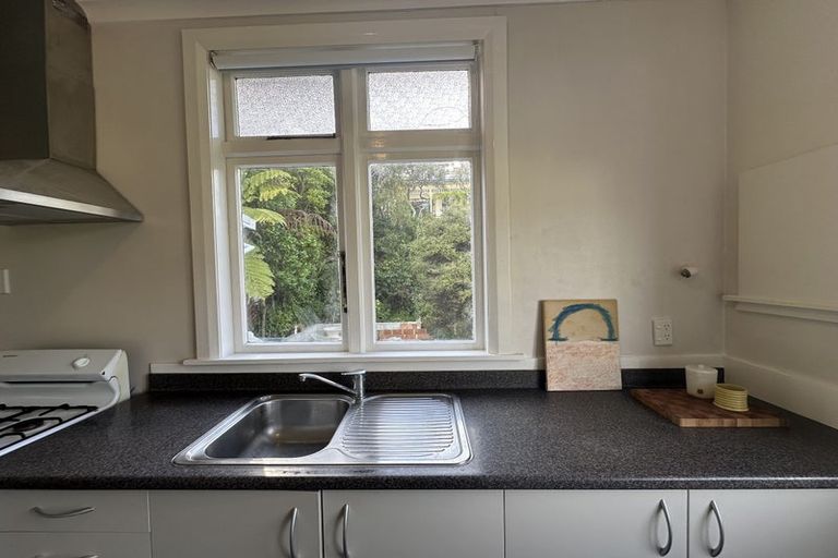 Photo of property in 3/27 Grass Street, Roseneath, Wellington, 6011