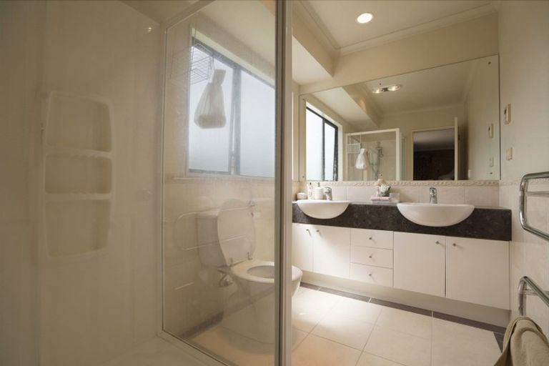 Photo of property in 8 Maybole Drive, Flat Bush, Auckland, 2016