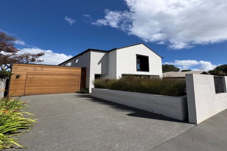 Photo of property in 66 Aikmans Road, Merivale, Christchurch, 8014