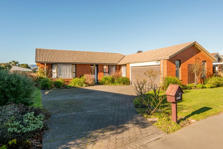 Photo of property in 97 Lancewood Drive, Halswell, Christchurch, 8025