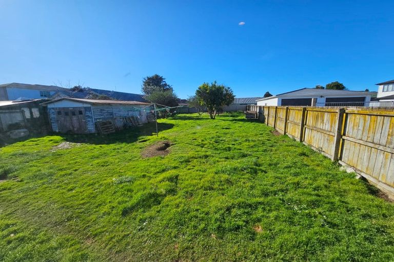 Photo of property in 27 Hill Crescent, Papakura, 2110