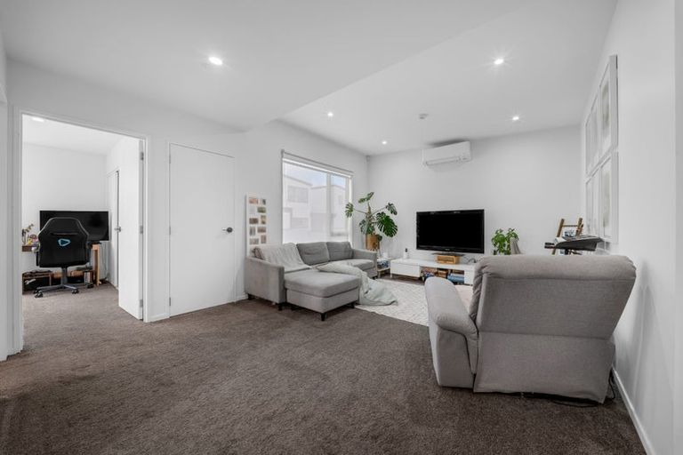 Photo of property in 4 Manahau Lane, Flat Bush, Auckland, 2019