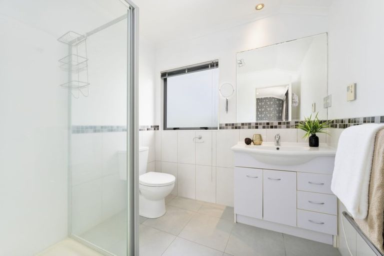 Photo of property in 22 Gala Place, Henderson, Auckland, 0612