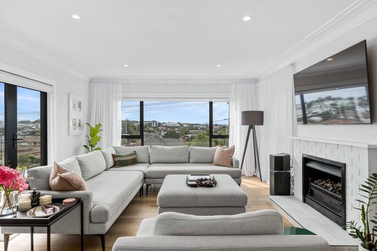 Photo of property in 23 Braemar Road, Rothesay Bay, Auckland, 0630