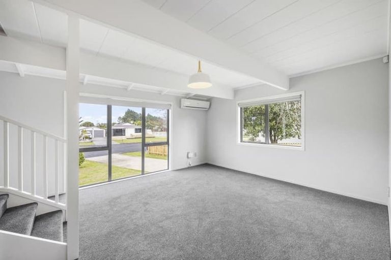 Photo of property in 7a Litchfield Place, Clarks Beach, 2122