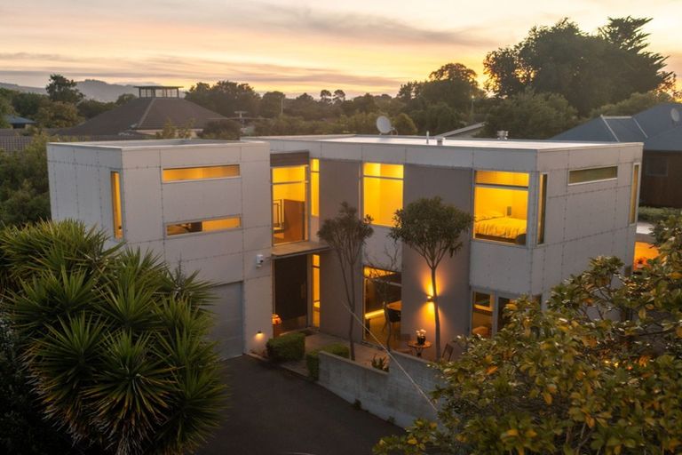 Photo of property in 20a Gordon Avenue, St Albans, Christchurch, 8014