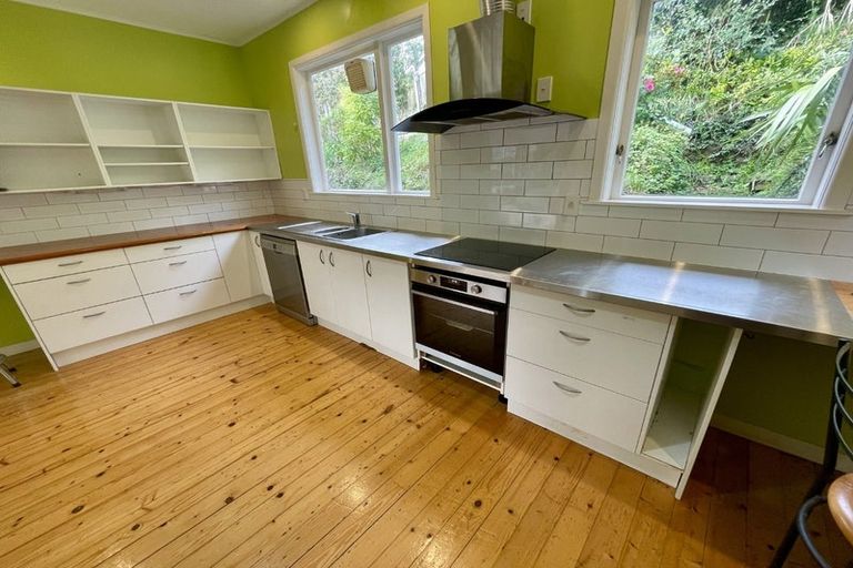 Photo of property in 111 Cockayne Road, Khandallah, Wellington, 6035