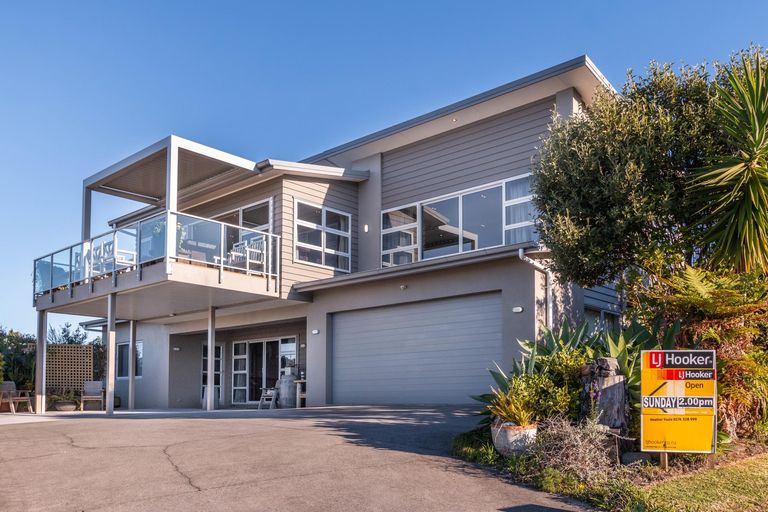 Photo of property in 11 Tohora View, Waihi Beach, 3611