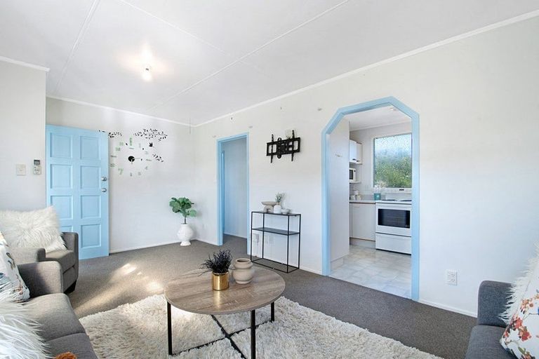 Photo of property in 33 Lincoln Park Avenue, Massey, Auckland, 0614