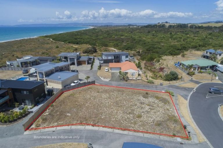 Photo of property in 147 Bream Bay Drive, Ruakaka, 0116