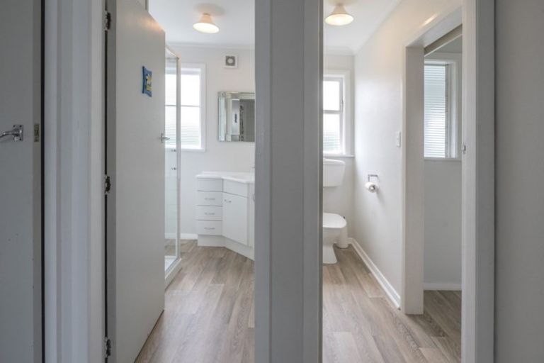 Photo of property in 61 Mako Mako Road, Levin, 5510