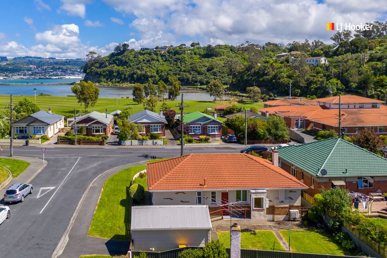 Photo of property in 16 Somerville Street, Andersons Bay, Dunedin, 9013