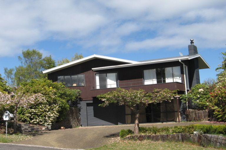 Photo of property in 20 Scenic Heights, Acacia Bay, Taupo, 3330