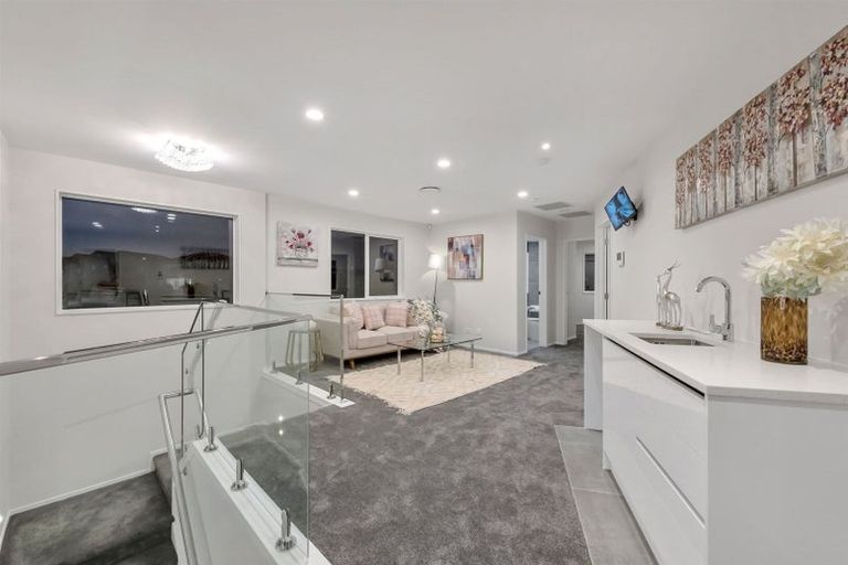 Photo of property in 15 Catalina Avenue, Rosehill, Papakura, 2113